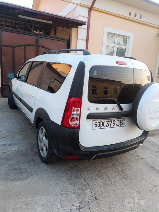 Lada largus cross 1.6