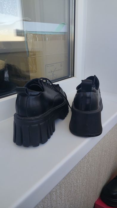Продам обувь осеннюю