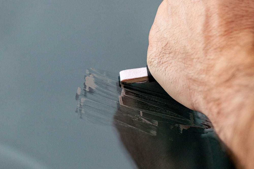Quixx Glass Scratch Remover - премахване на драскотини от стъкло