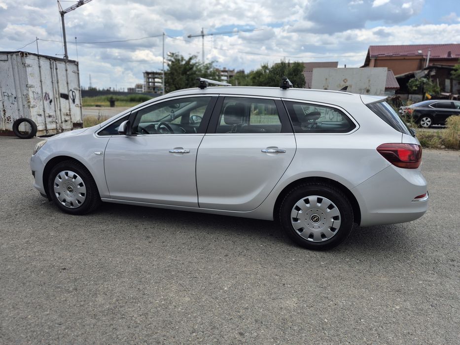 Vand auto Opel Astra J Sport Tourer
