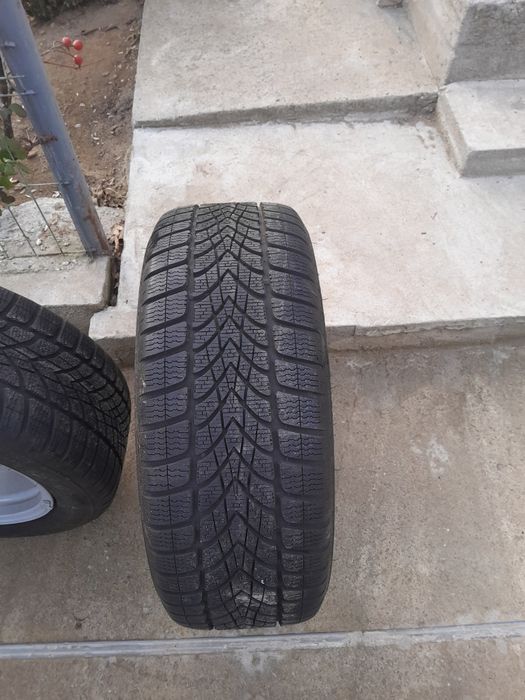 Vând roți bmw,225 55 17.   M+S