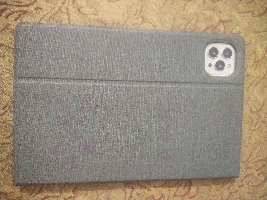 Планшет золотистый цвет