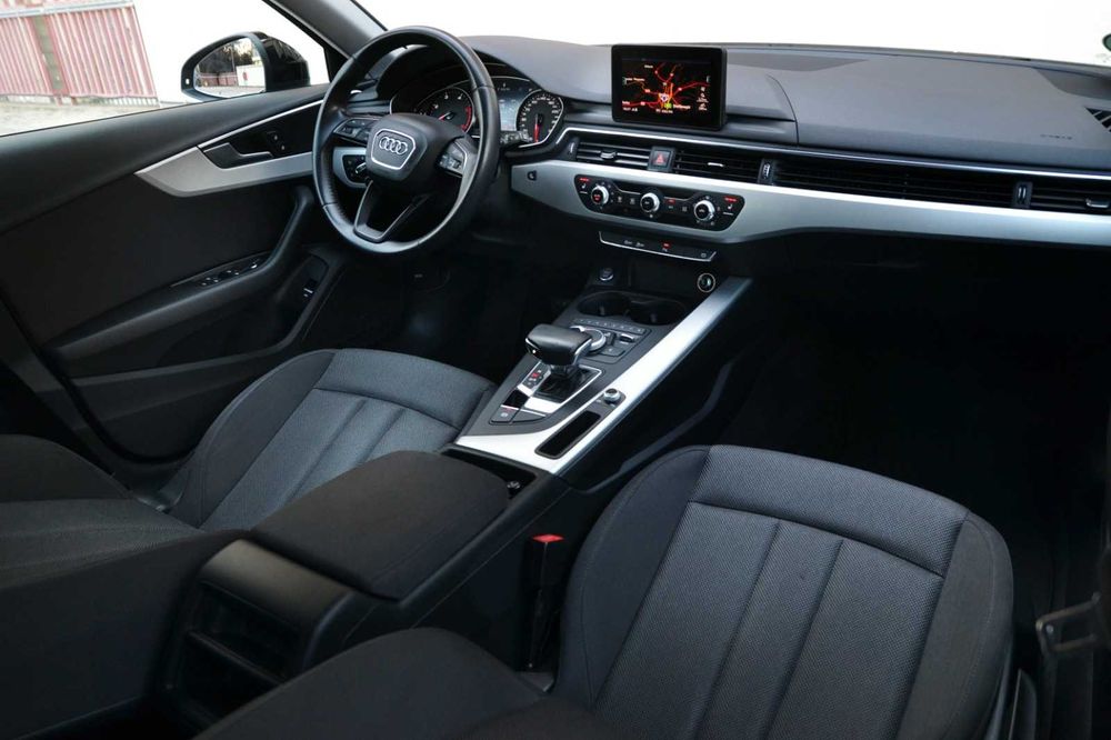 Audi A4 FACELIFT 06/2019 / 181000KM / AUTOMAT / Bi_xenon