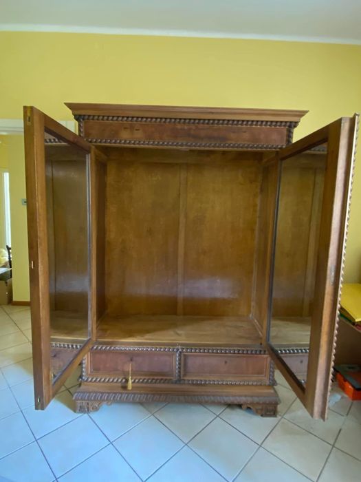 Dormiror  italian llemn de nuc