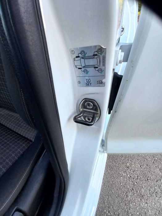 VW Polo 1.4 бял автоматик