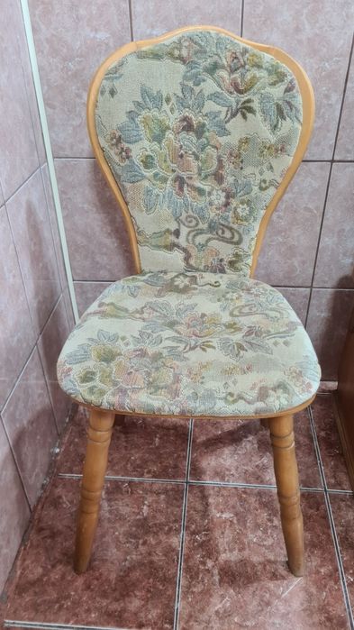Colțar bucătărie + masă extensibilă + 2 scaune