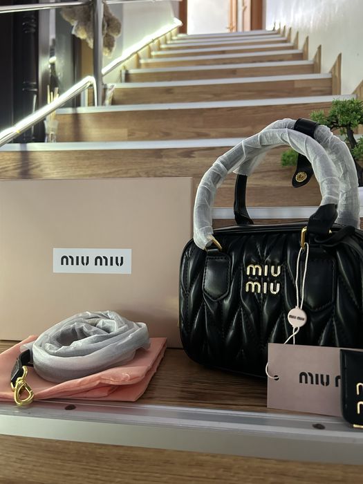 Geanta Miu Miu neagra