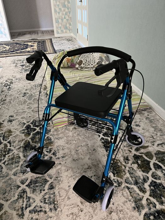 Новый ходунок с колесиками