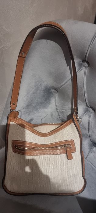 Чанта Guess.. бежова чанта ест.кожа