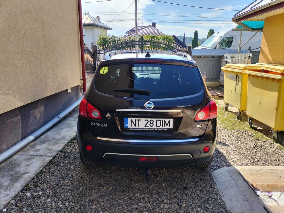 Vând Nissan Qashqai J 10 D motor 2.0, Violet