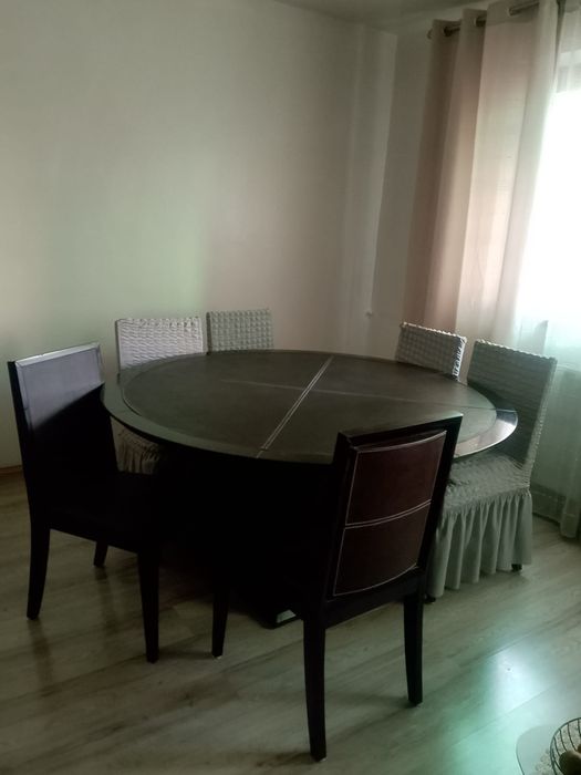 Masa din lemn masiv de8persoane