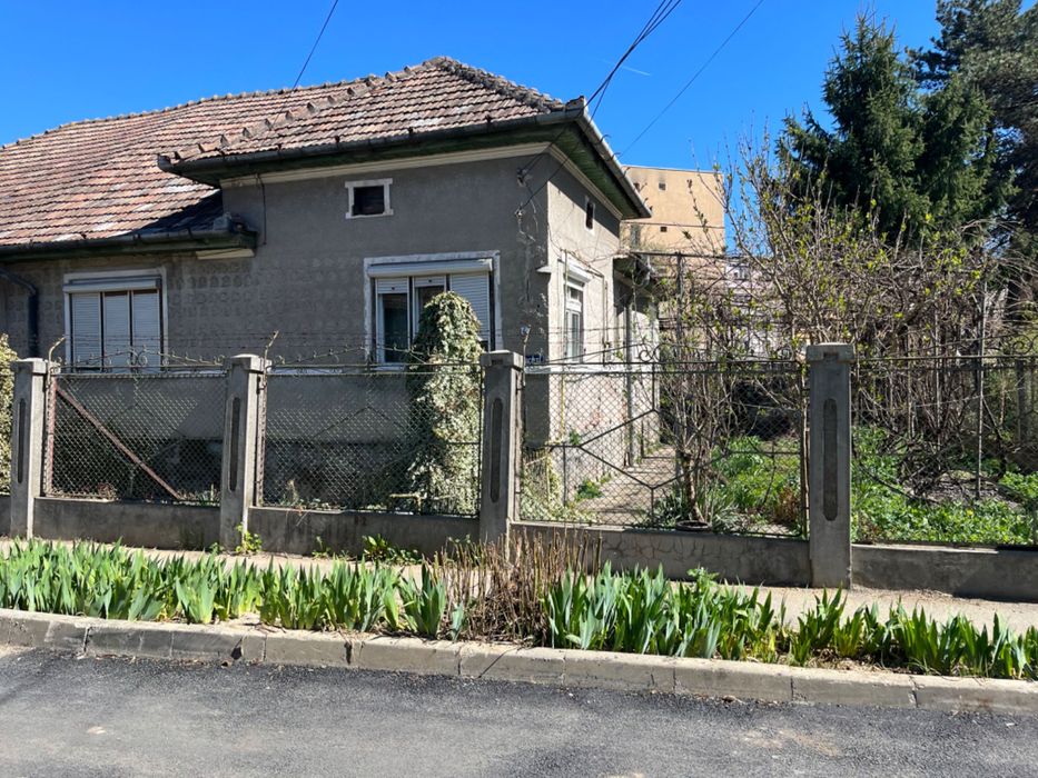 Vand casa cu curte si gradina in Turda, zona excelenta