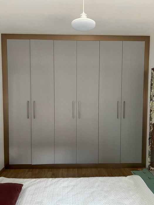 Dressing la comandă 286 Latime × 247 Inaltime × 60 cm Adancime, 6 uși, 4 sertare
