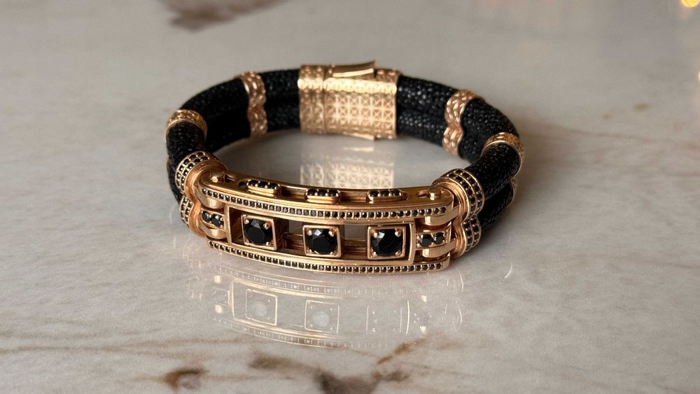 De vinzare bratara din aur 14K model exclusiv cu centura din scat