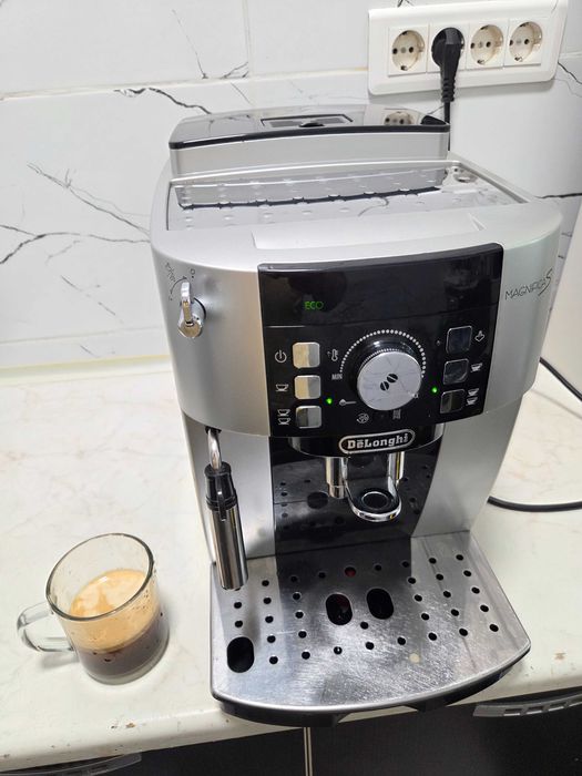 Espressor Automat DeLonghi Magnifica S ECAM 21.117.SB Aparat cu Cafea Boabe