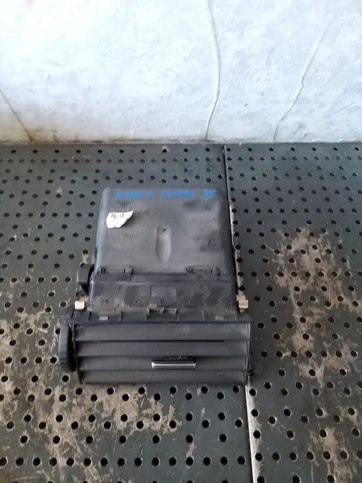 Grila ventilatie bord stanga centru ford kuga 1 3m51r014l21ae