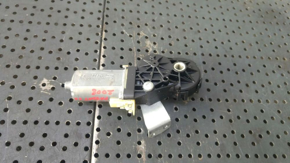 Motoras reglaj scaun stanga fata vw passat cc 0390203467 4464370m