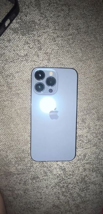 Vand iphone 13 pro 256 gb impecabil fara zgarieturi baterie 82%. 256gb aspect impecabil tinut cu husa + folie totul functioneaza