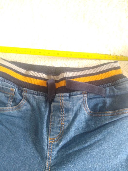 Blugi de la LG Waikiki, cu căptușeală,copii 6-8 ani