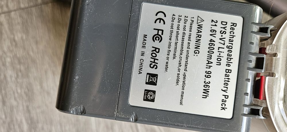 Продам Dyson V7 Animal Extra