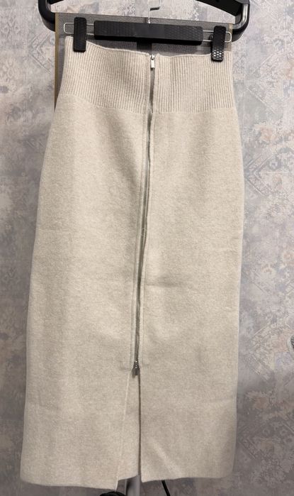 Ayollar yupkasi Mango brendi S