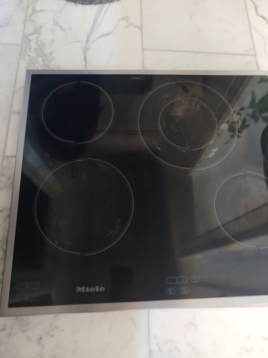 Plita vitroceramica Miele