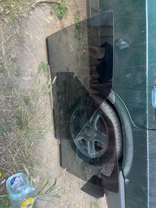 Продаю боковые стекла на ваз2114