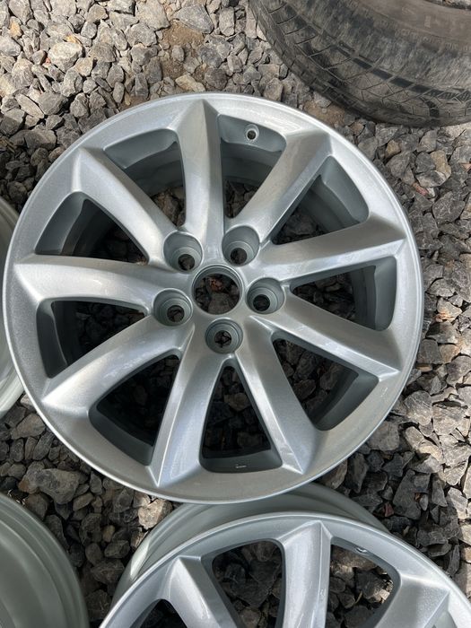 Продается диск на Lexus р 18