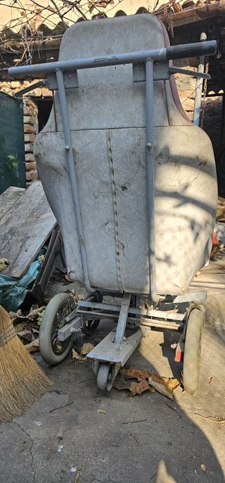 Cărucior Handicap Curte