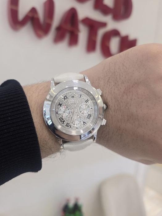 Новиночка от Rolex в белом золоте.
Механизм Японский