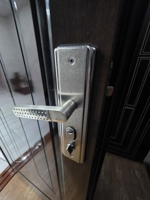 Продам входные двери