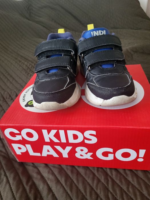 Кроссовки демисезонные