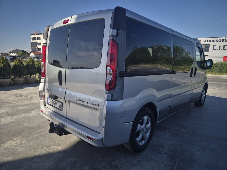 Opel vivaro 8+1 pasul lung usi batante