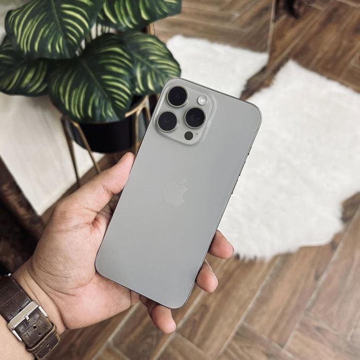 15 Pro Max Natural titanium 256 gb 92%