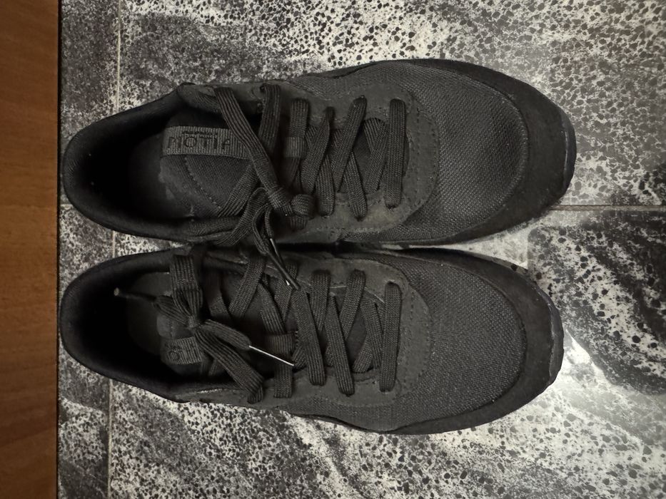 Nike нови маратонки.