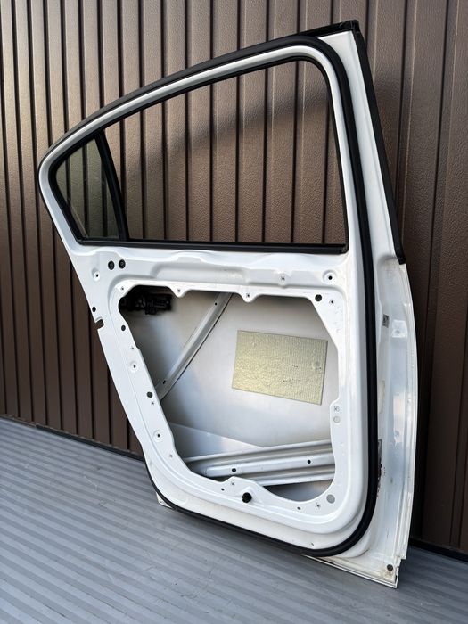 Usa st spate vw Passat B7•Limuzina • cod de culoare LB9A•2011-2015•