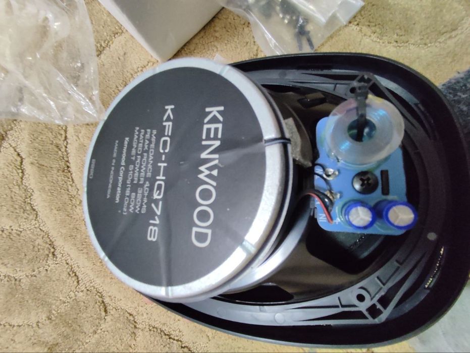 Продам Kenwood 320w 6x9 размер новый