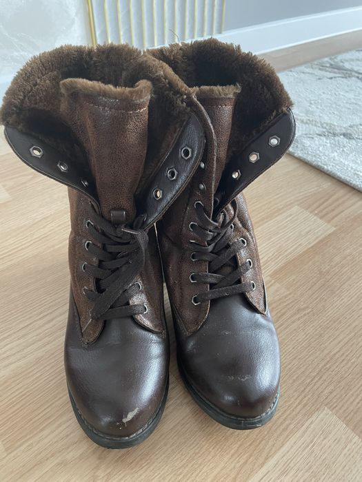 Отдам женскую обувь