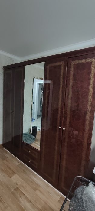 Продам вместительный шкаф
