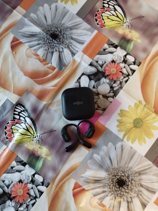 Vând căști bluetooth