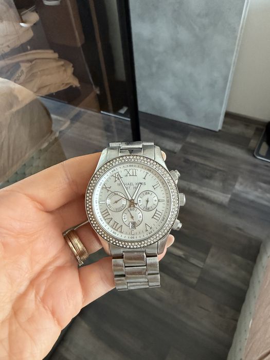 Часовник Michael Kors