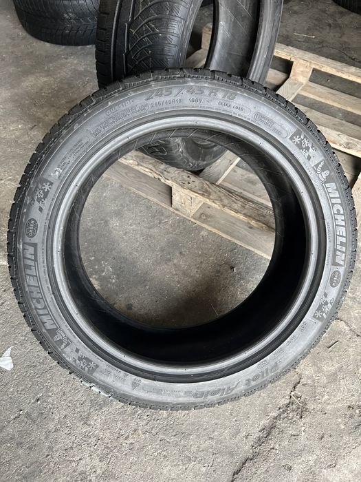 2 anvelope iarna 245/45/18 Michelin!