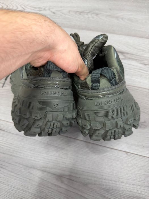 Balenciaga defender army green marimea 42
