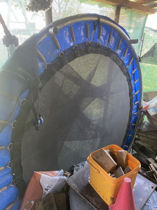 Батут за деца с преградна мрежа