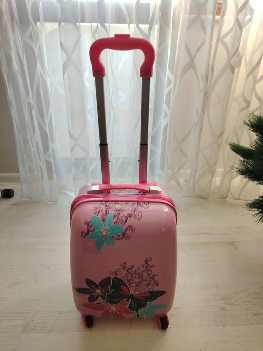 Детски куфари на колелца