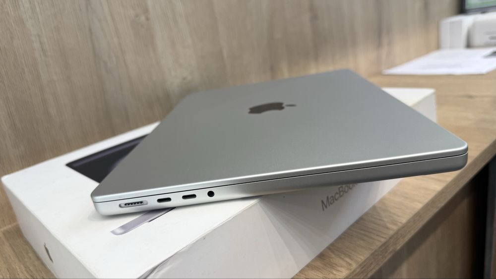 MacBook Pro M4 14” 16GB/512GB Silver — в идеальном состоянии!