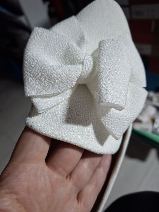Balerini eleganți albi