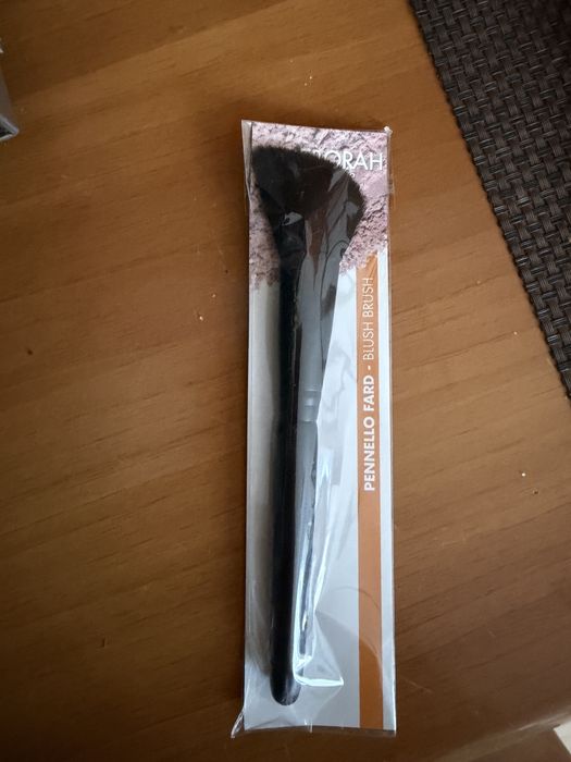 Pensula noua ,pentru machiaj Deborah