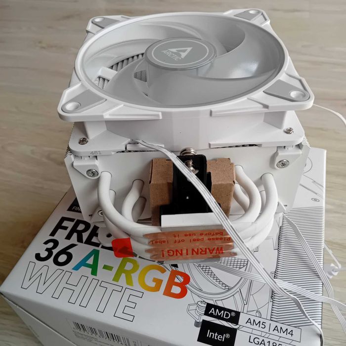 Arctic Freezer 36 A-rgb White