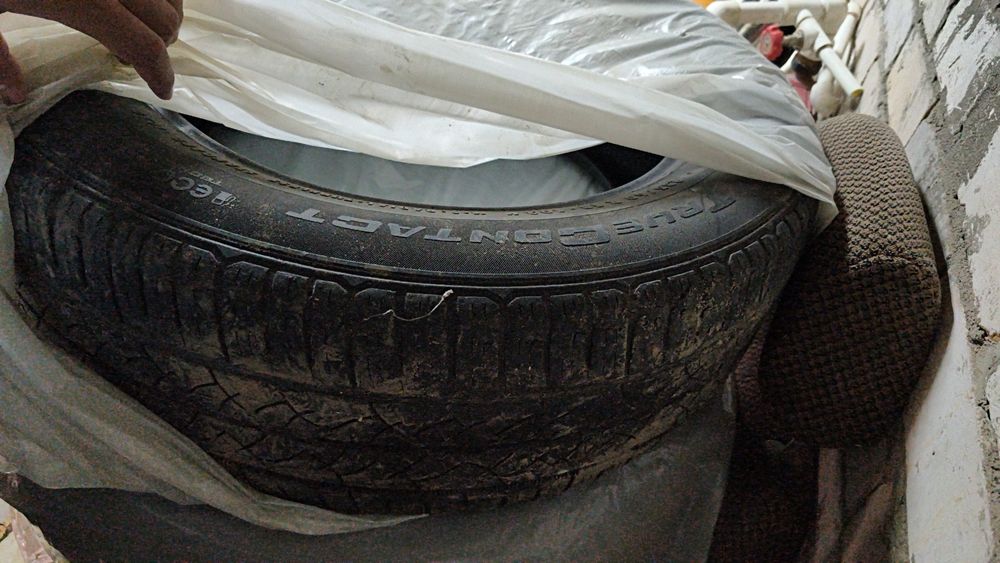 Продаю летний 4 шины б.у